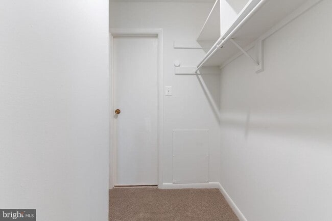 Building Photo - 5766 Rexford Ct