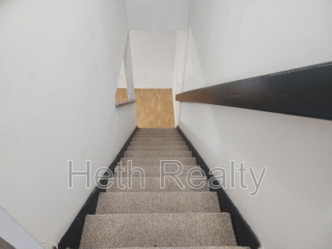 Building Photo - 4647 Barnes Rd S