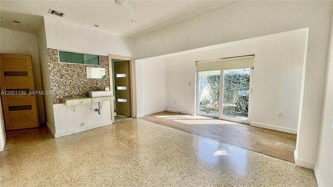 Building Photo - 625 93rd St