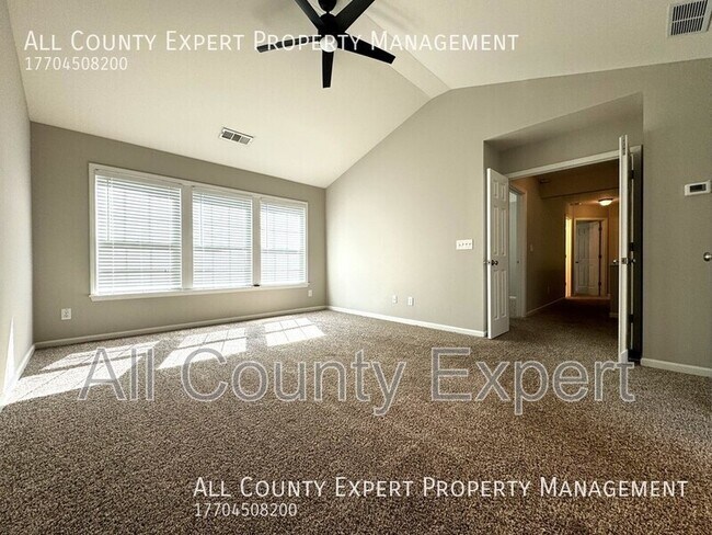 Building Photo - 3670 Fedorite Walk