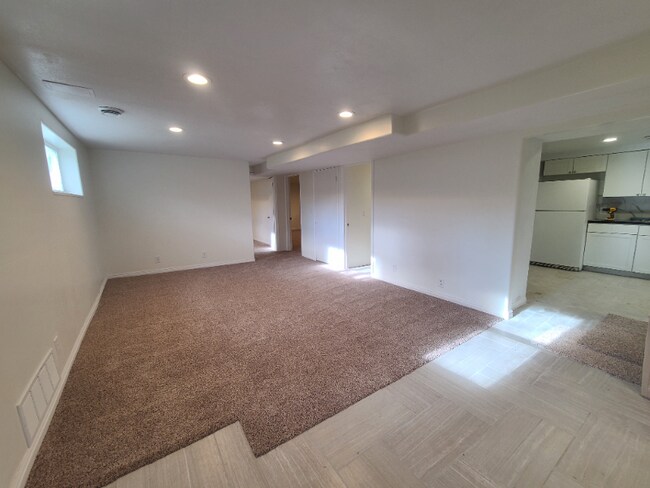Building Photo - 245 N 600 E
