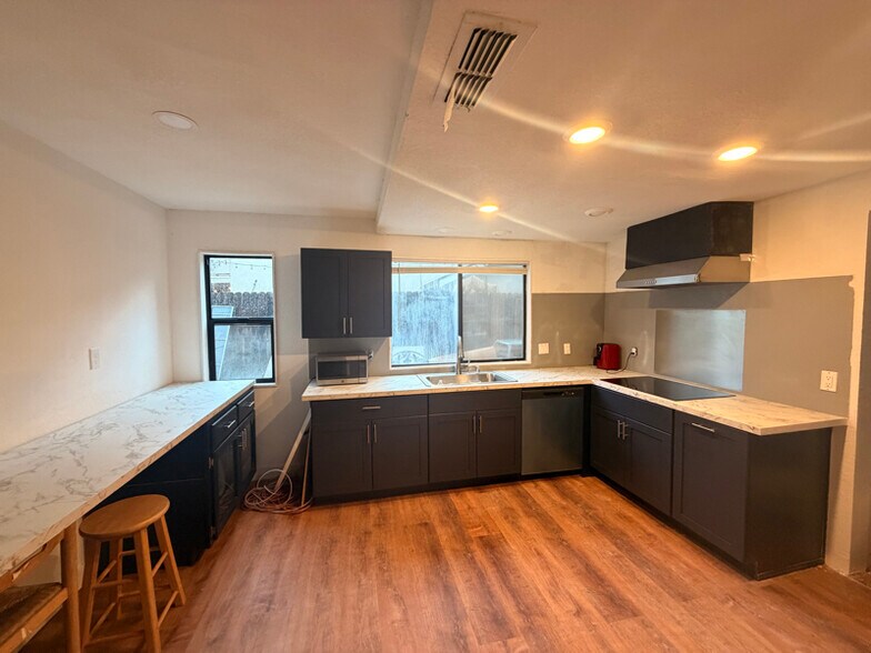 Building Photo - 3424 Natomas Park