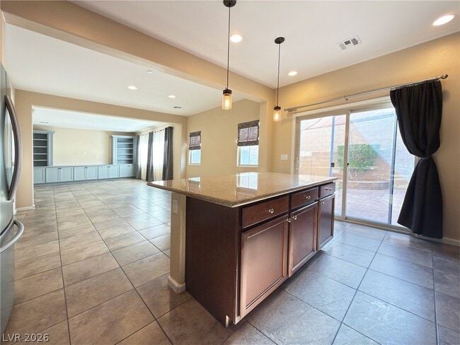 Building Photo - 208 Rocky Basin St
