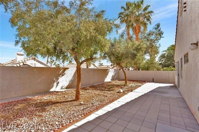 Building Photo - 3838 Birchview Ct