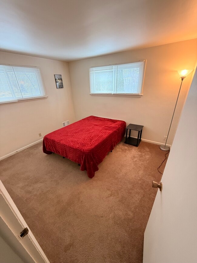 Building Photo - 310 Poplar St