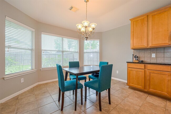 Building Photo - 1007 Casting Springs Way