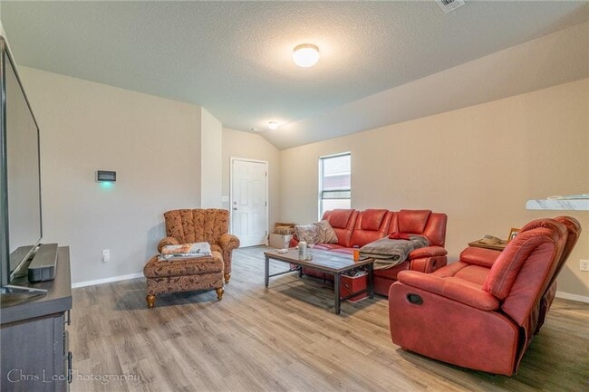 Building Photo - 4703 W Hoover Loop