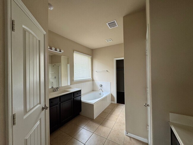 Building Photo - 19038 W Windhaven Terrace Trail