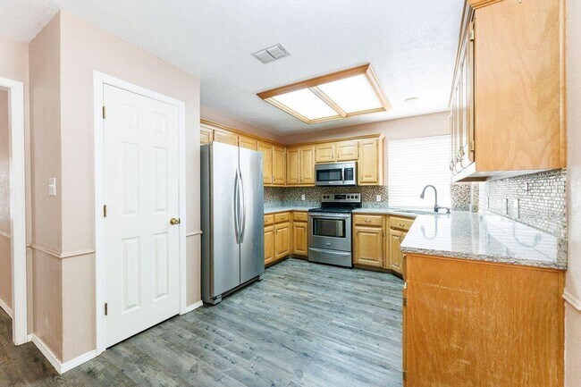 Building Photo - 5903 70th St