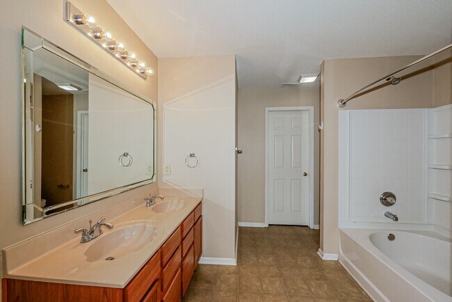 Building Photo - 2950 Hearthside Dr