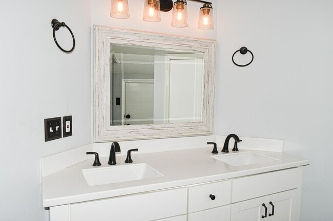 Building Photo - 4497 Little River Inn Ln