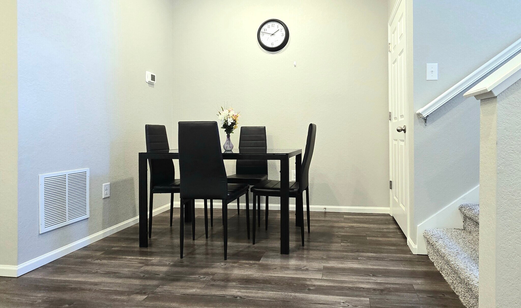 Dining - 5051 S Robb Ct