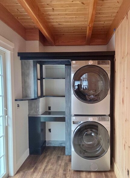 Building Photo - 28 Emerald Ave