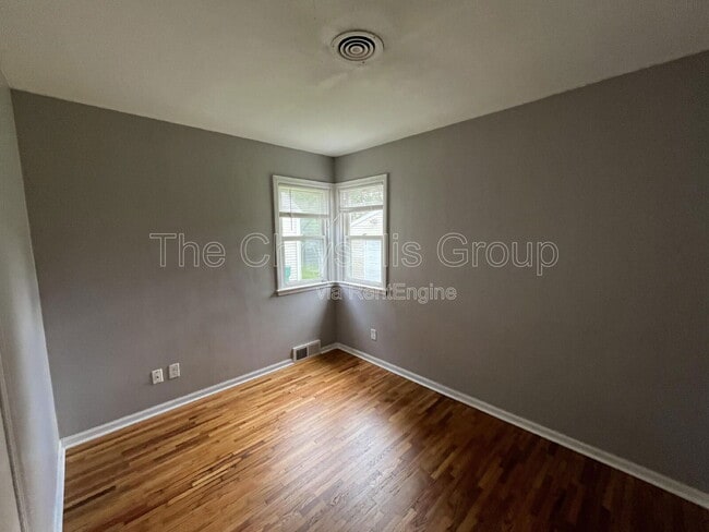 Building Photo - 307 Prairie St