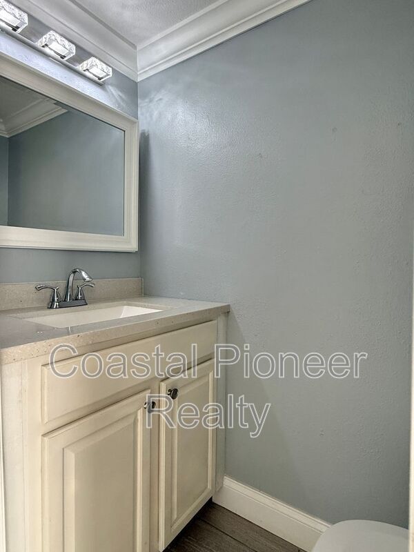 Building Photo - 11815 Cypress Hill Cir