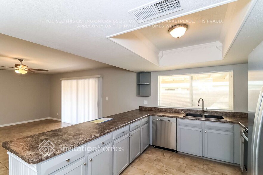 Building Photo - 10623 N 49th Ave