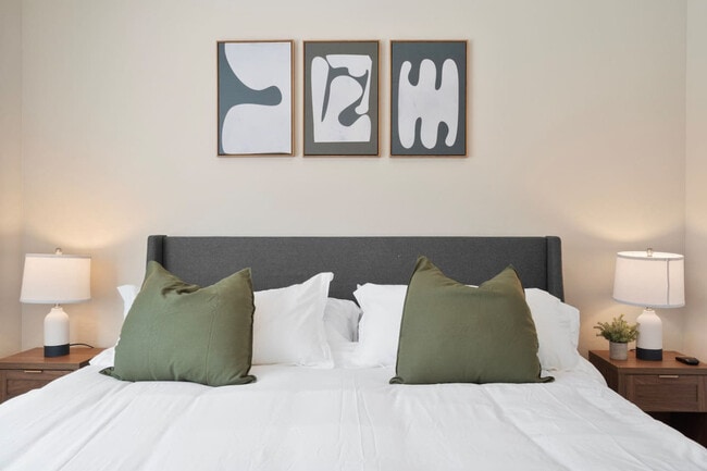 Building Photo - 16601 N Parkview Pl