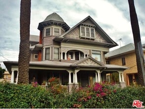 Building Photo - 1705 W 14th St