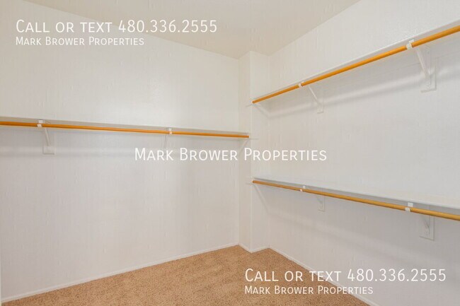 Building Photo - 1462 W. Roadrunner Dr.