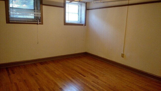 Building Photo - The Belleview Apartments