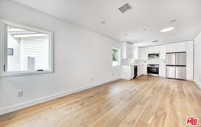 Building Photo - 4287 La Salle Ave