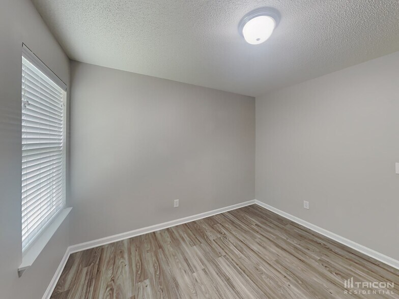 Building Photo - 238 Vermillion Dr