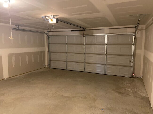 Building Photo - 1610 Raden St