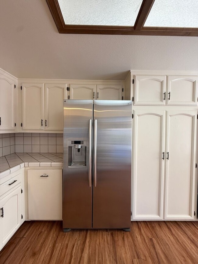 Building Photo - Beautiful Two Story Orcutt Town Home in the Gated Development of Creekridge Villas