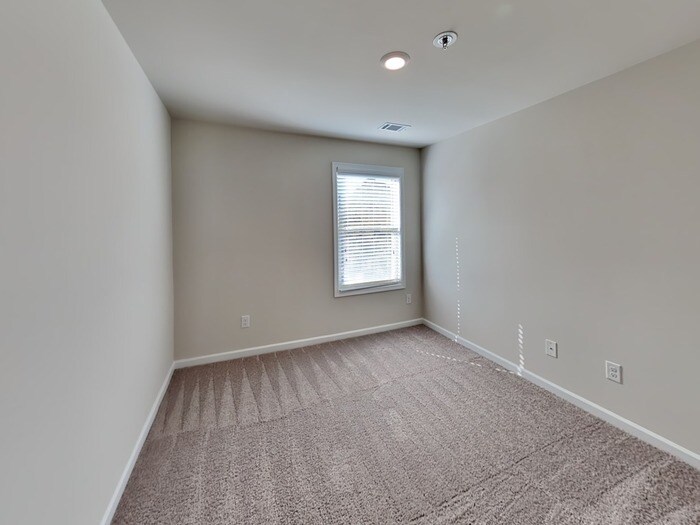 Building Photo - 123 Wayne Ln