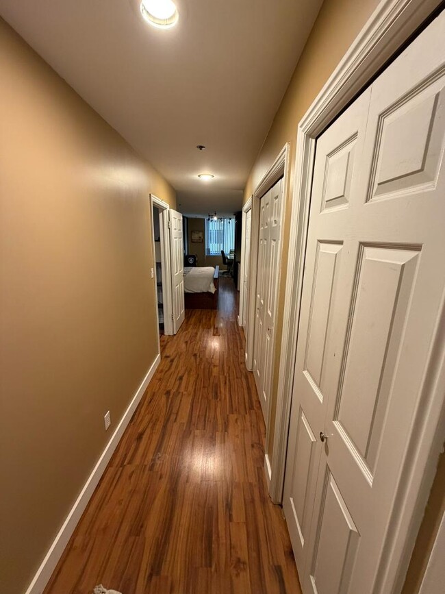 Building Photo - 44 W Broadway