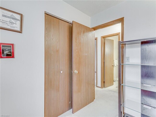 Building Photo - 813 Shoshone Ave