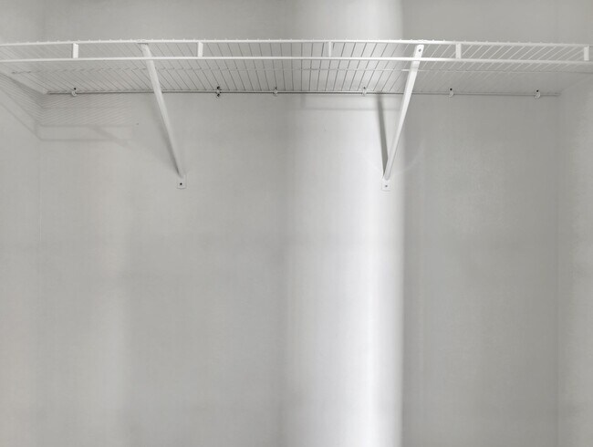 Building Photo - 7418 Tourmaline Dr