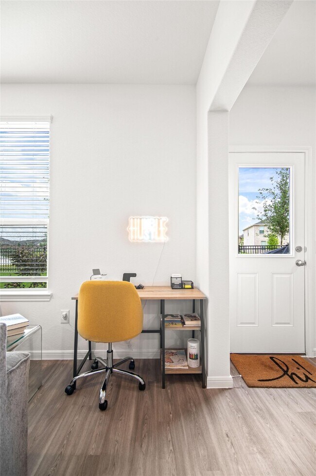 Building Photo - 1001 Caramel Shrs Dr