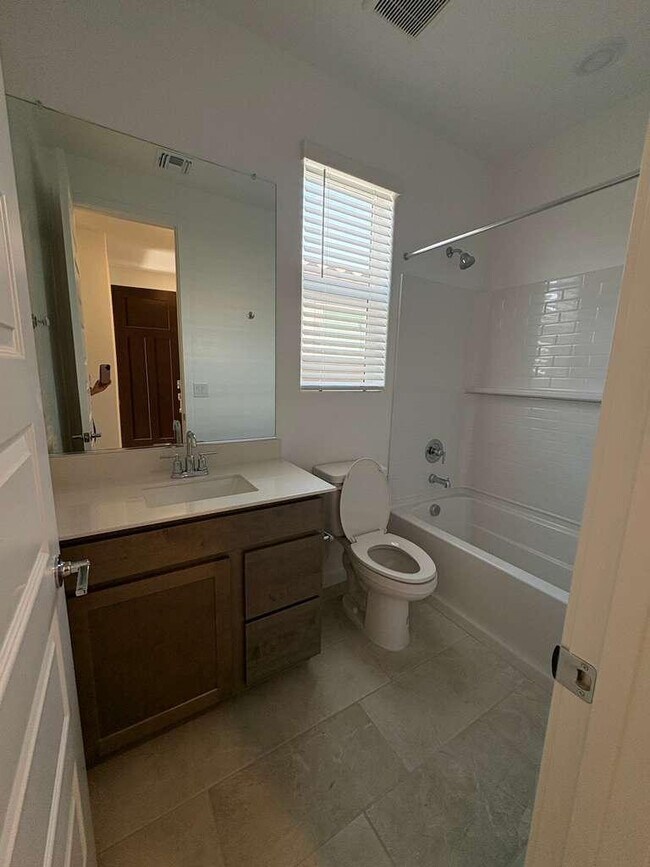 Building Photo - 4738 E Kenneth Ln