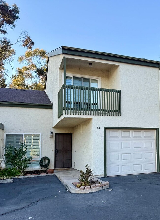 Primary Photo - Beautiful 3 Bedroom 2 Bath Townhouse in La...