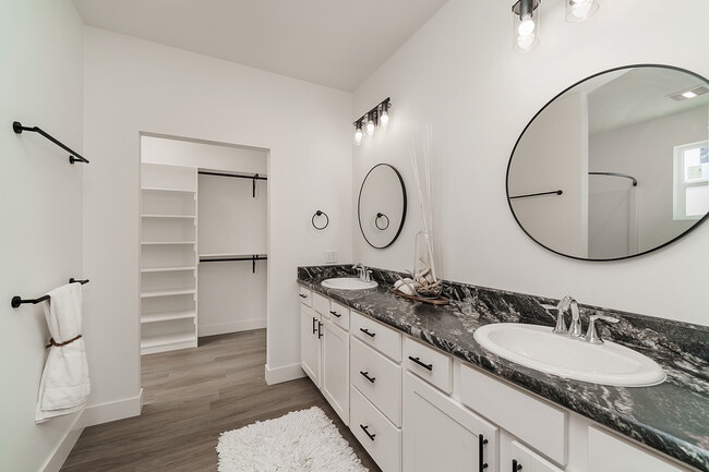 Building Photo - 5915 Little River Loop