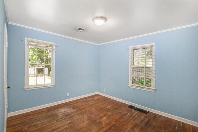 Building Photo - 1012 Woodbine Ave