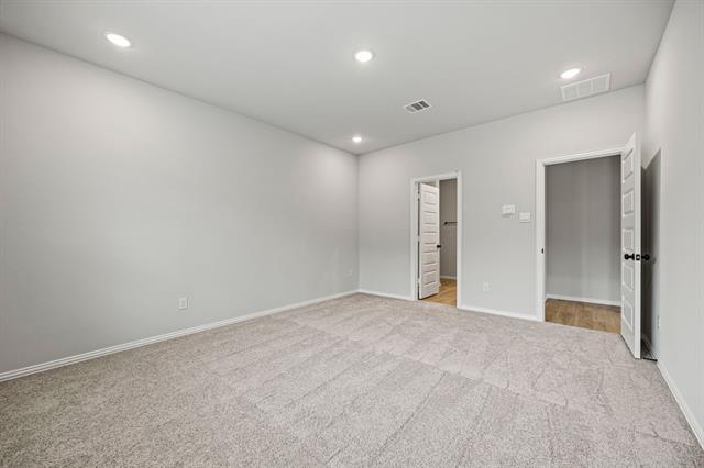 Building Photo - 3204 Royal Frst Dr