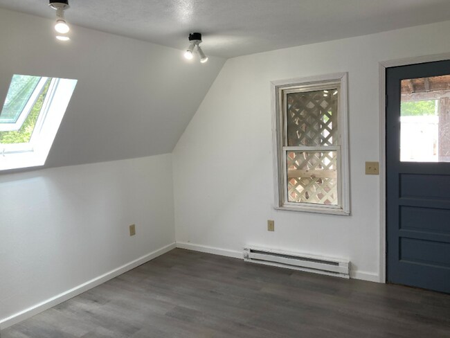 Building Photo - 7852 OH-14