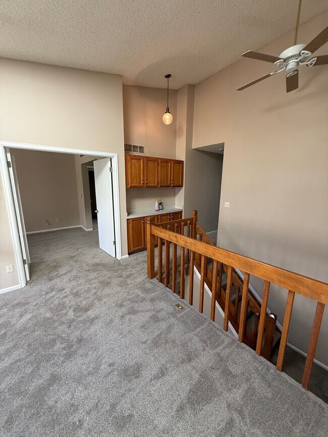 Building Photo - 1260 E 130th Ave