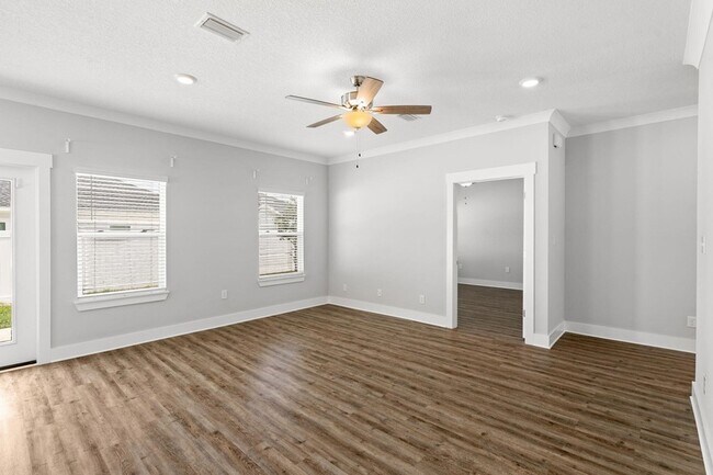 Building Photo - 170 Bradford Ct