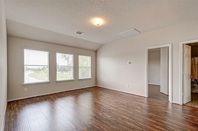 Building Photo - 15131 Live Oak Bend Way