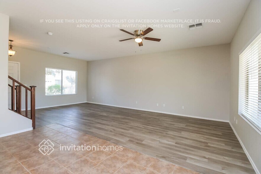 Building Photo - 1559 E Megan Dr