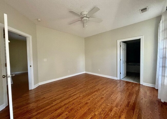 Building Photo - Available June 1st. Gorgeous 3 BR/2 BA Home Available in Desirable Whitney Lakes!