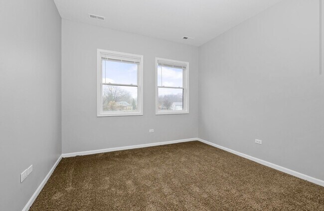 Building Photo - 1431 W 108th St