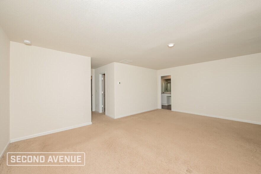 Building Photo - 726 Woody Dr