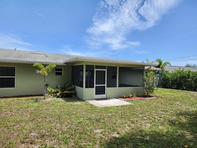 Building Photo - 1680 SE Minorca Ave