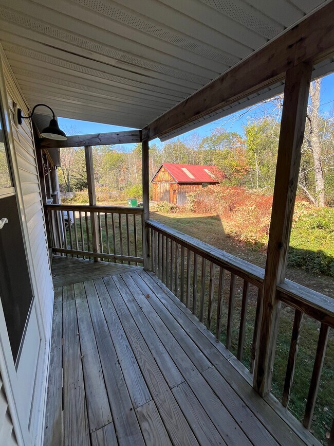 Building Photo - River RD