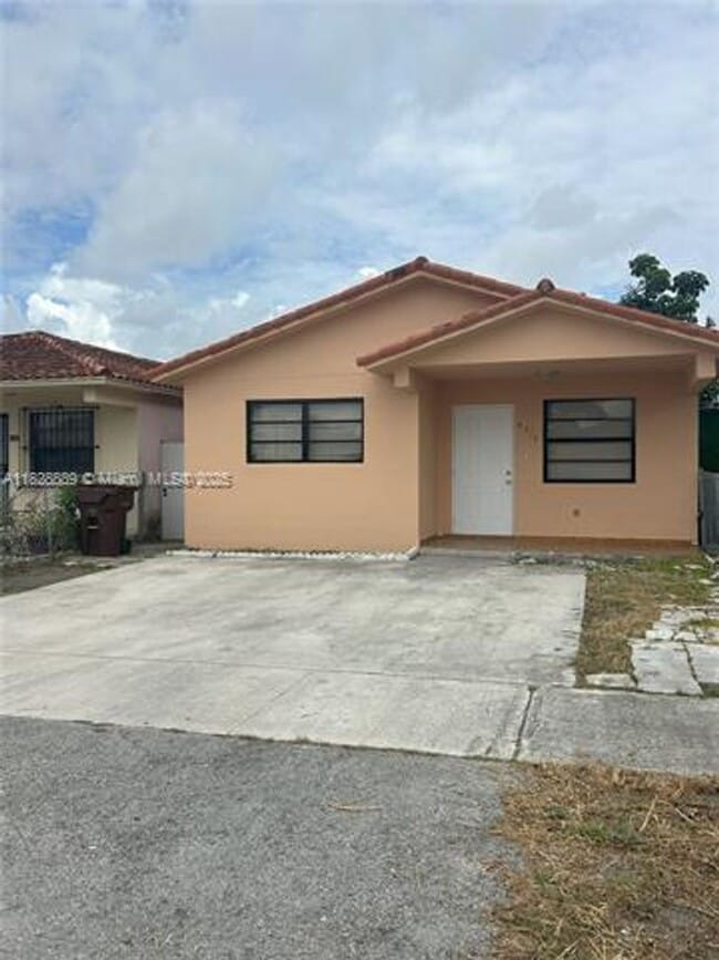 Primary Photo - 4316 W 10th Ave