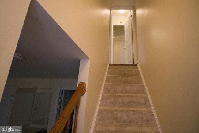 Building Photo - 5339 Buxton Ct